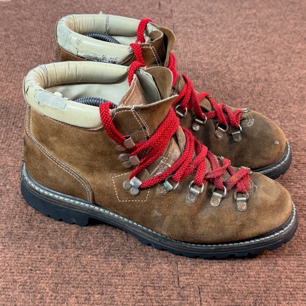 Vintage Windriver Hiking Boots Mens 9.5W Brown Suede Vibram Sole USA Made 3130